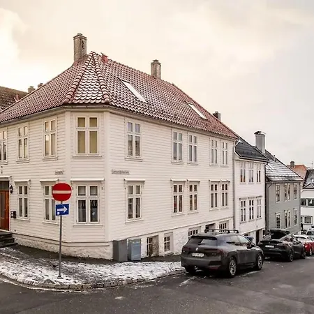 Apartment New! Modern And Comfy City Apt! Bergen