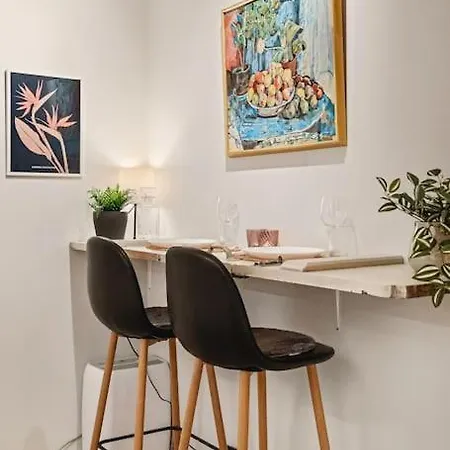 Apartment New! Modern And Comfy City Apt!
