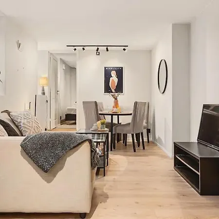 Apartment New! Modern And Comfy City Apt! Bergen